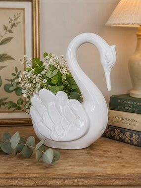 Vintage White Ceramic Swan Planter Vase – Pereiras Portugal Pottery
